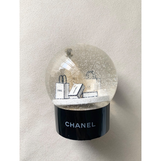 CHANEL(シャネル)のシャネル　CHANEL スノードーム　限定　非売品　クリスマス インテリア/住まい/日用品のインテリア小物(置物)の商品写真