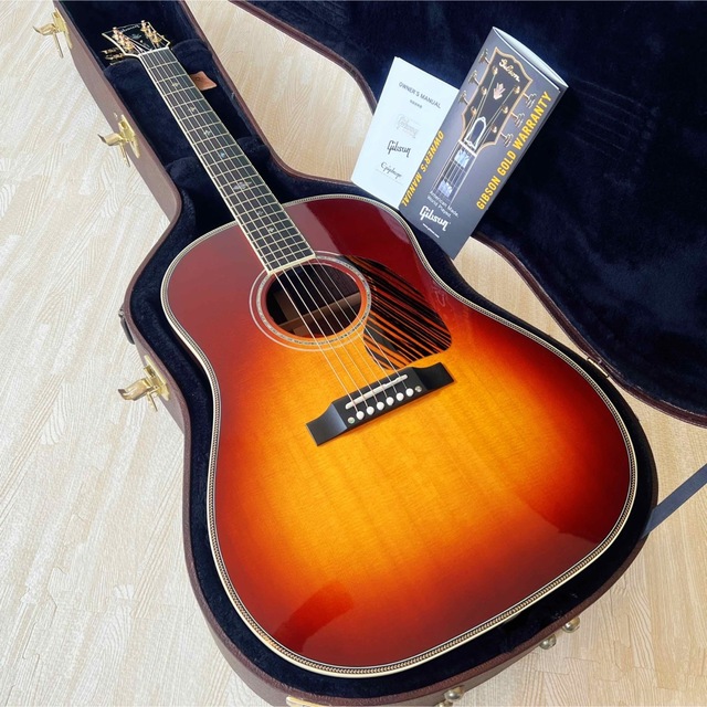 Gibson(ギブソン)の【極美品】Gibson J-45 Custom 2018 ミントコンディション！ 楽器のギター(アコースティックギター)の商品写真