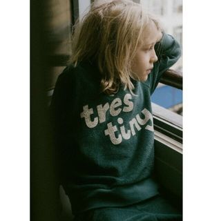 ファミリア(familiar)の新品　tinycottons スウェット　トレーナー　４Y　タイニーコットンズ(Tシャツ/カットソー)