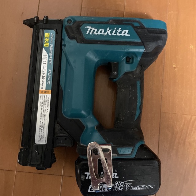 Makita(マキタ)のマキタ　面木釘打ち機　FN350D 35mm スポーツ/アウトドアの自転車(工具/メンテナンス)の商品写真