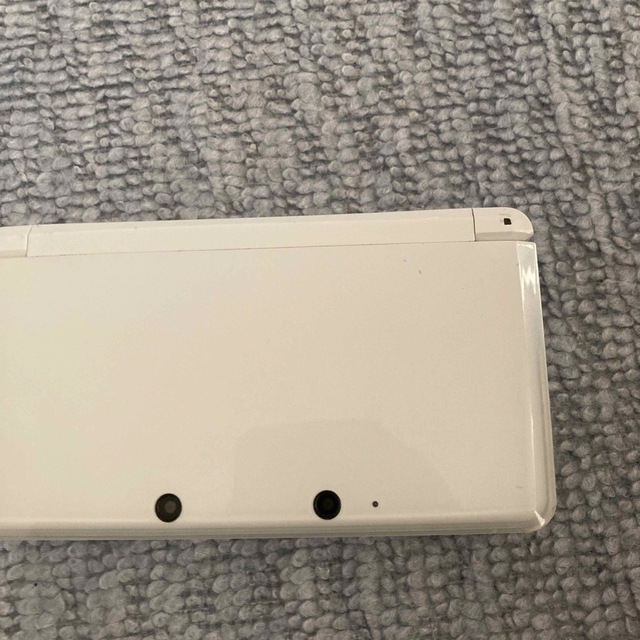 ニンテンドー3DS(ニンテンドー3DS)のニンテンドー3DSホワイト本体のみ動作品 エンタメ/ホビーのゲームソフト/ゲーム機本体(携帯用ゲーム機本体)の商品写真