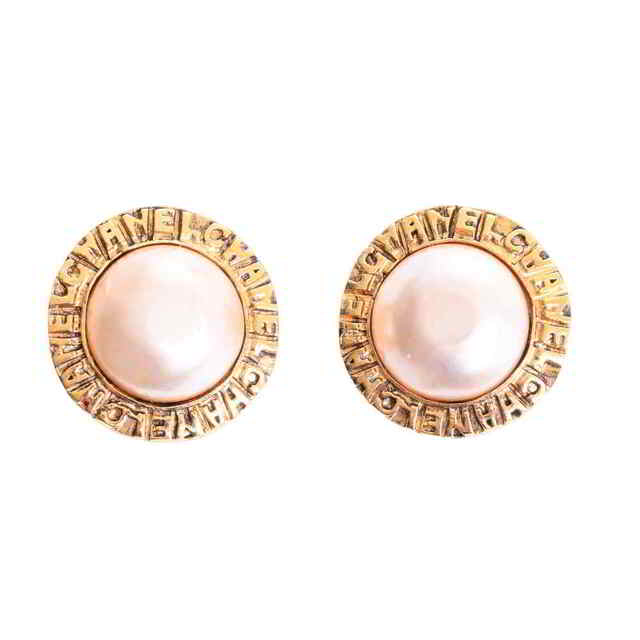 CHANEL シャネル パール イヤリング ゴールド メタル - アクセサリー