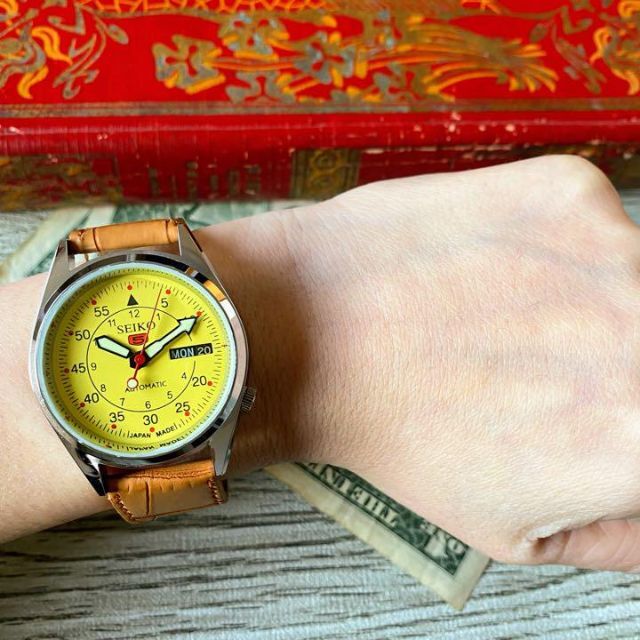 SEIKO(セイコー)の【レトロなデザイン】セイコー5 SEIKO5 イエロー メンズ腕時計 自動巻き メンズの時計(腕時計(アナログ))の商品写真