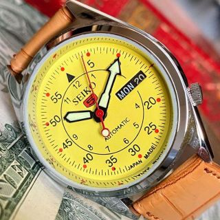 セイコー(SEIKO)の【レトロなデザイン】セイコー5 SEIKO5 イエロー メンズ腕時計 自動巻き(腕時計(アナログ))