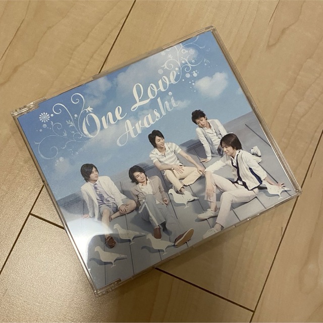 One Love／嵐 エンタメ/ホビーのCD(ポップス/ロック(邦楽))の商品写真