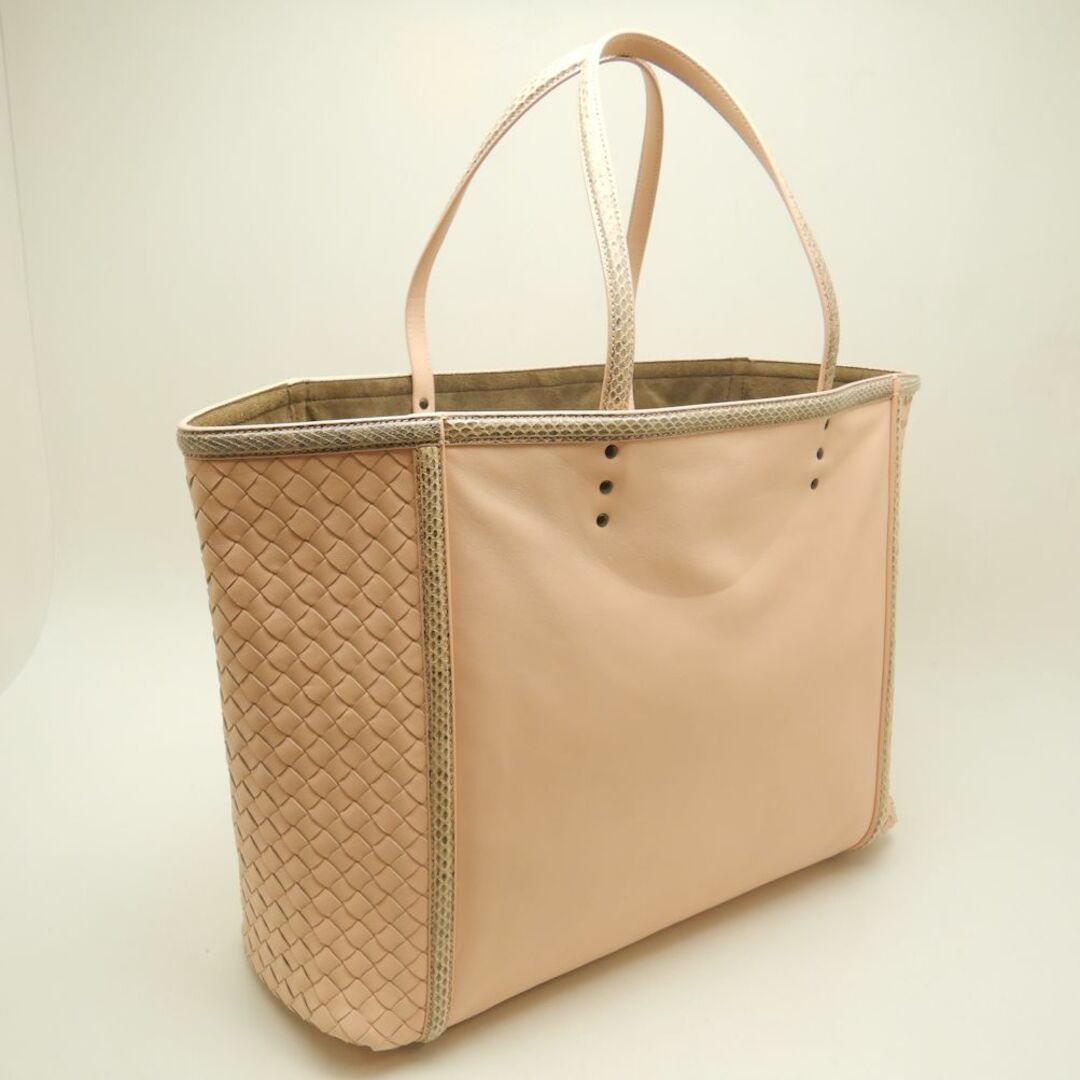 Bottega Veneta(ボッテガヴェネタ)のBOTTEGAVENETA ボッテガヴェネタ アイヤーズ 361910 トートバッグ レザー サーモンピンク/151535【中古】 レディースのバッグ(トートバッグ)の商品写真