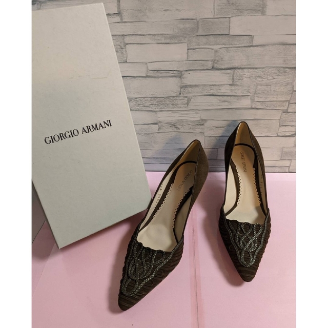 Giorgio Armani(ジョルジオアルマーニ)の美　品！GIORGIO ARMANI アルマーニパンプス レディースの靴/シューズ(ハイヒール/パンプス)の商品写真