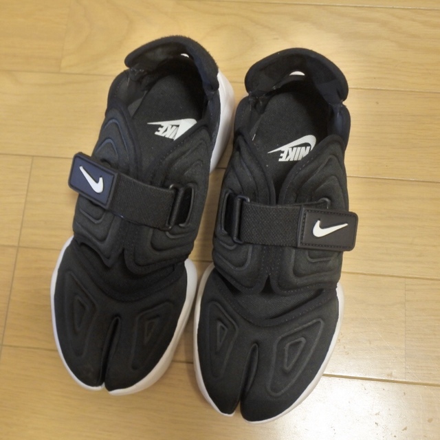 NIKE(ナイキ)の【大人気!】 NIKE アクア リフトレディース 美品 レディースの靴/シューズ(スニーカー)の商品写真