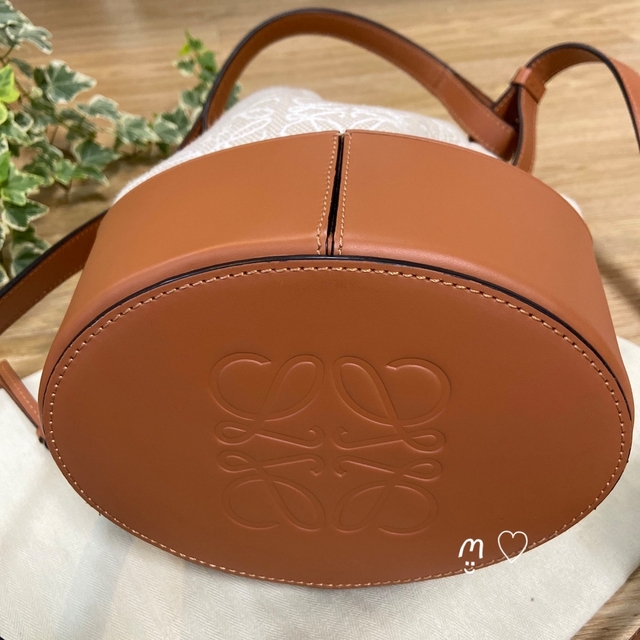 LOEWE(ロエベ)のロエベ LOEWE バルーンバッグ スモール　ショルダーバッグ　巾着　アナグラム レディースのバッグ(ショルダーバッグ)の商品写真