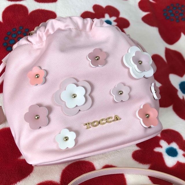 TOCCA(トッカ)のTOCCA サテンフラワーバッグ　未使用品 キッズ/ベビー/マタニティのこども用ファッション小物(その他)の商品写真