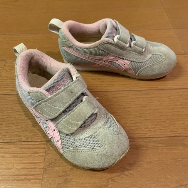 asics(アシックス)のasicsスニーカー★サイズ16.5 キッズ/ベビー/マタニティのキッズ靴/シューズ(15cm~)(スニーカー)の商品写真