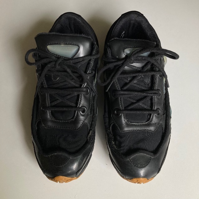 RAF SIMONS(ラフシモンズ)のRAF SIMONS OZWEEGO BUNNY black 27.5cm メンズの靴/シューズ(スニーカー)の商品写真