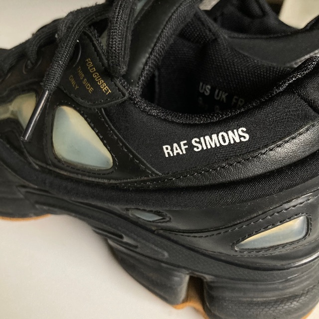 RAF SIMONS(ラフシモンズ)のRAF SIMONS OZWEEGO BUNNY black 27.5cm メンズの靴/シューズ(スニーカー)の商品写真