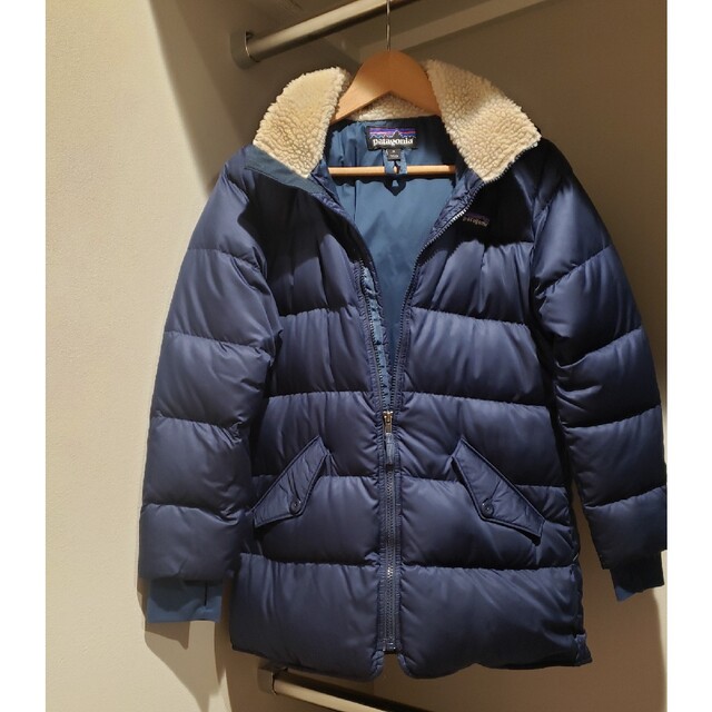 patagonia(パタゴニア)の超美品　patagonia　ミドル丈ダウンコート キッズ/ベビー/マタニティのキッズ服女の子用(90cm~)(ジャケット/上着)の商品写真