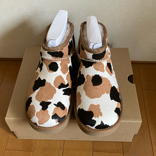 UGG 新品 CLASSIC ULTRA MINI COW PRINTレディース 3