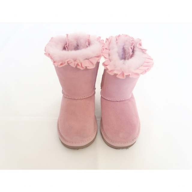 UGG(アグ)のUGG フリル リボン ムートン ブーツ キッズ/ベビー/マタニティのベビー靴/シューズ(~14cm)(ブーツ)の商品写真