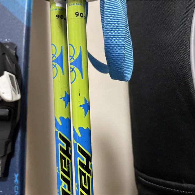 ATOMIC(アトミック)のアトミック　ATOMIC ジュニアスキー板セット　140センチ　ストック　バック スポーツ/アウトドアのスキー(板)の商品写真