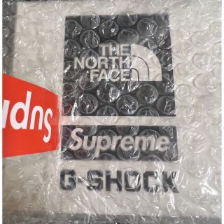 シュプリーム(Supreme)の【ステッカー付】Supreme / The North Face G-SHOCK(腕時計(デジタル))