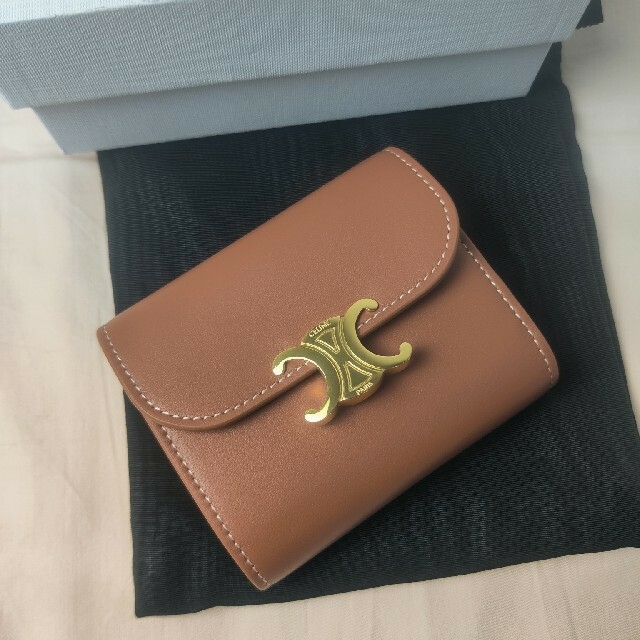 肌触りがいい CELINE セリーヌ トリオンフスモールフラップウォレット