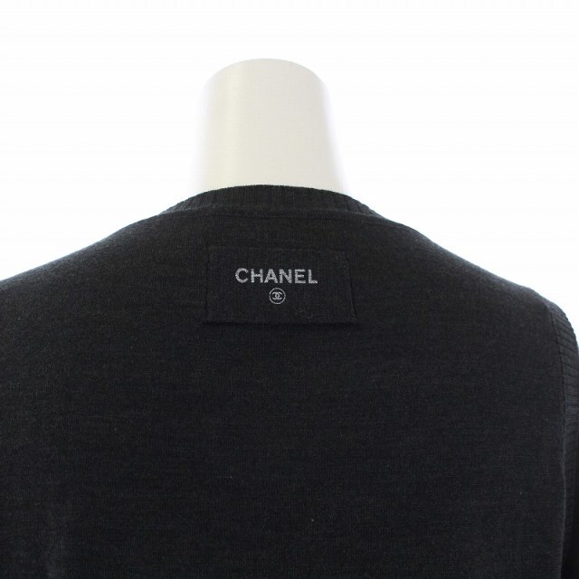 CHANEL(シャネル)のシャネル ニットワンピース 長袖 ひざ丈 ココマーク ココボタン 42 グレー レディースのワンピース(ひざ丈ワンピース)の商品写真