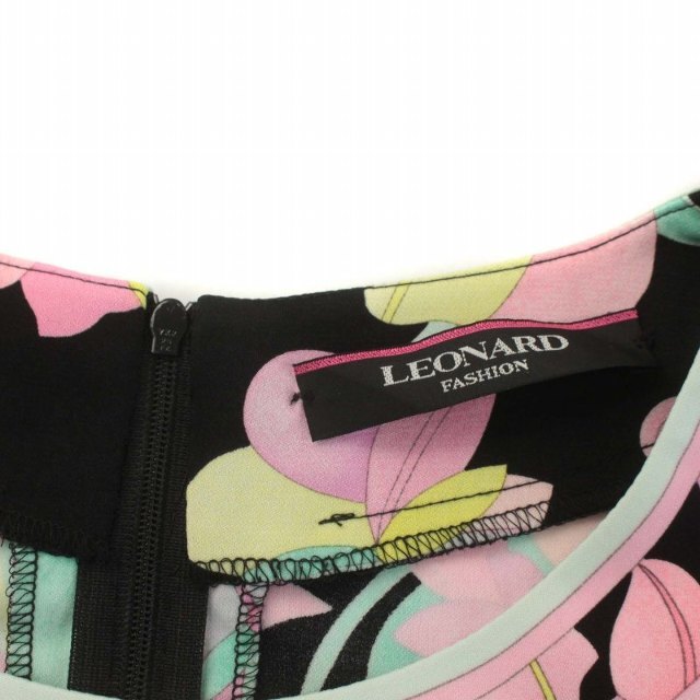 LEONARD(レオナール)のレオナール ファッション ワンピース ひざ丈 半袖 袖スリット 花柄 40 L レディースのワンピース(ひざ丈ワンピース)の商品写真