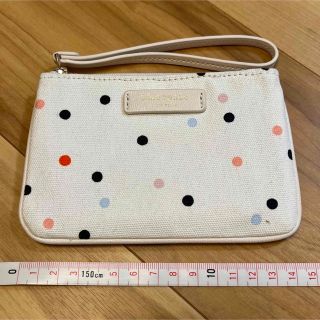 ケイトスペードニューヨーク(kate spade new york)の未使用新品 ケイトスペード/kate spade ポーチ ドット柄 白 約1万円(ポーチ)