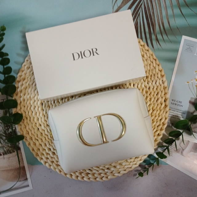 Christian Dior - 新品未使用 ディオール ノベルティ ポーチ ホワイト