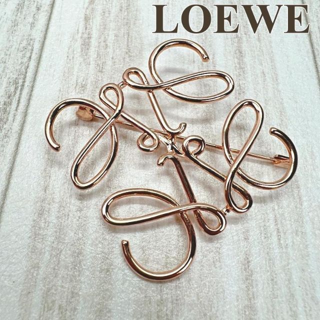 LOEWE - ロエベ LOEWE ブローチ アナグラム ローズゴールドの通販 by ブランド品多数出品中☆プロフ確認お願いします☆｜ロエベならラクマ