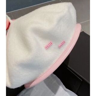 ミュウミュウ(miumiu)のMIUMIUベレー帽(ハンチング/ベレー帽)
