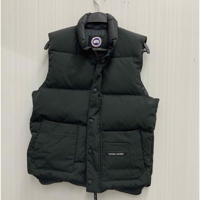 CANADA GOOSE(カナダグース)のカナダグース　ダウンベスト　ブラック　4131JM XS レディースのジャケット/アウター(ダウンベスト)の商品写真