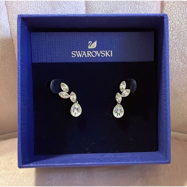 最終値下げ 新品 未使用 SWAROVSKI スワロフスキー ピアス