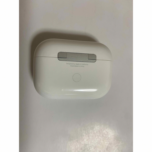 Apple(アップル)のApple AirPods Pro アップル　エアポッズ　プロ　充電ケースのみ スマホ/家電/カメラのオーディオ機器(ヘッドフォン/イヤフォン)の商品写真