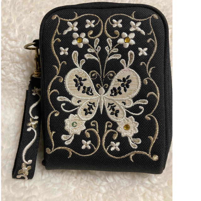 ANNA SUI(アナスイ)のANNA SUI アナスイ　シガレットケース　ポーチ　刺繍 レディースのファッション小物(ポーチ)の商品写真