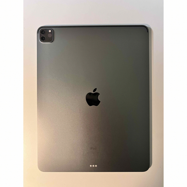 Apple(アップル)のiPad pro 12.9インチ　第4世代　(残2日限定セール) スマホ/家電/カメラのPC/タブレット(タブレット)の商品写真