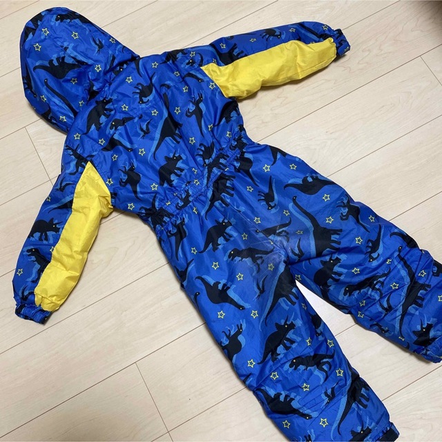 スノーウエア 110 恐竜 キッズ/ベビー/マタニティのキッズ服男の子用(90cm~)(ジャケット/上着)の商品写真