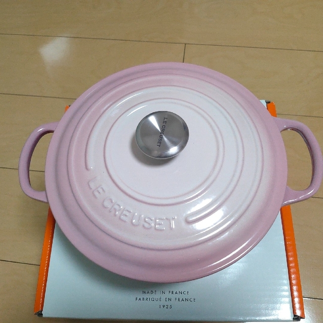 LE CREUSET(ルクルーゼ)のLE  CREUSET 鍋 22cm インテリア/住まい/日用品のキッチン/食器(鍋/フライパン)の商品写真