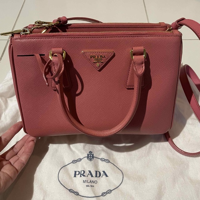 PRADA サフィアーノレザー バッグ