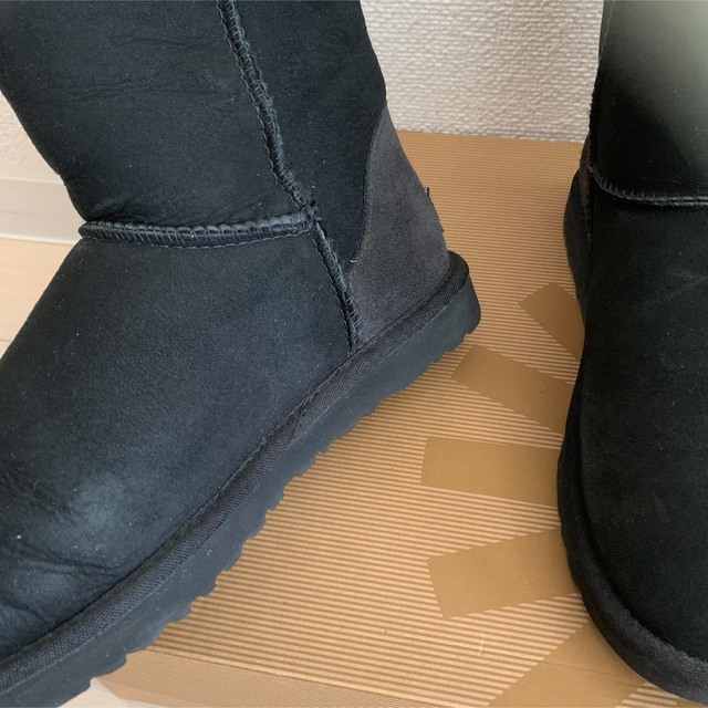 UGG(アグ)の【まくお様専用】UGG アグ ムートンブーツ 黒 22cm レディースの靴/シューズ(ブーツ)の商品写真