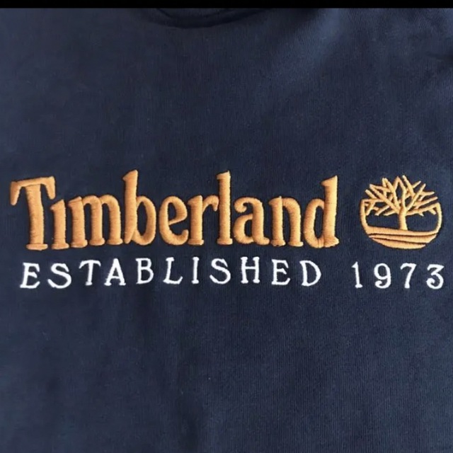 Timberland(ティンバーランド)のお値下げ人気デザインTimberland センター刺繍ロゴ パーカー 定番カラー メンズのトップス(パーカー)の商品写真