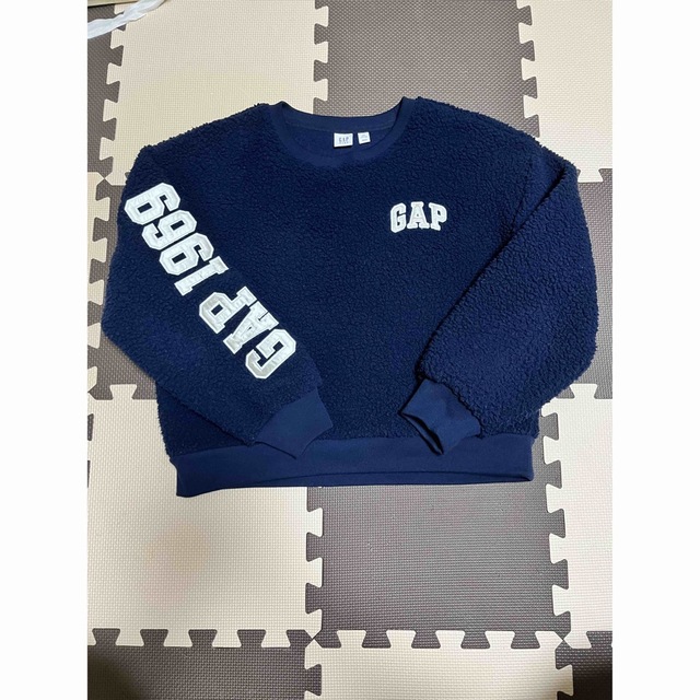 GAP(ギャップ)のGAPボアトレーナー キッズ/ベビー/マタニティのキッズ服女の子用(90cm~)(ジャケット/上着)の商品写真