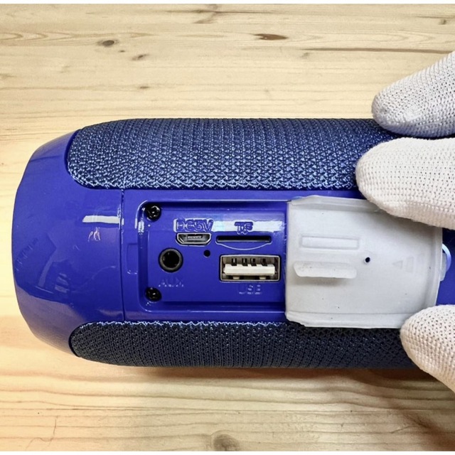 【新品・動作確認済】Bluetooth スピーカー ブルー 青 スマホ/家電/カメラのオーディオ機器(スピーカー)の商品写真