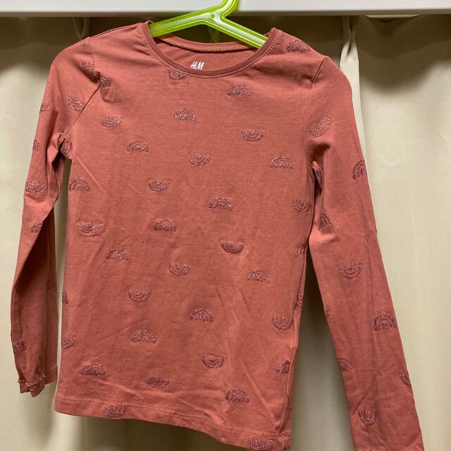 H&M(エイチアンドエム)のH&M 110ガールズTシャツ キッズ/ベビー/マタニティのキッズ服女の子用(90cm~)(Tシャツ/カットソー)の商品写真