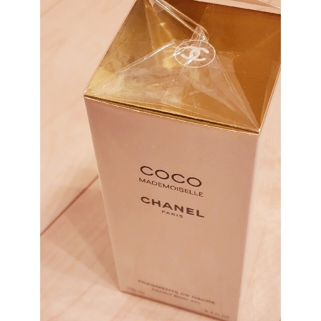 CHANEL シャネル ココマドモアゼル パーリーボディジェル 250ml
