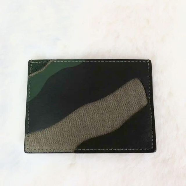 valentino garavani - 美品✨バレンチノ カードケース カモフラ柄 迷彩