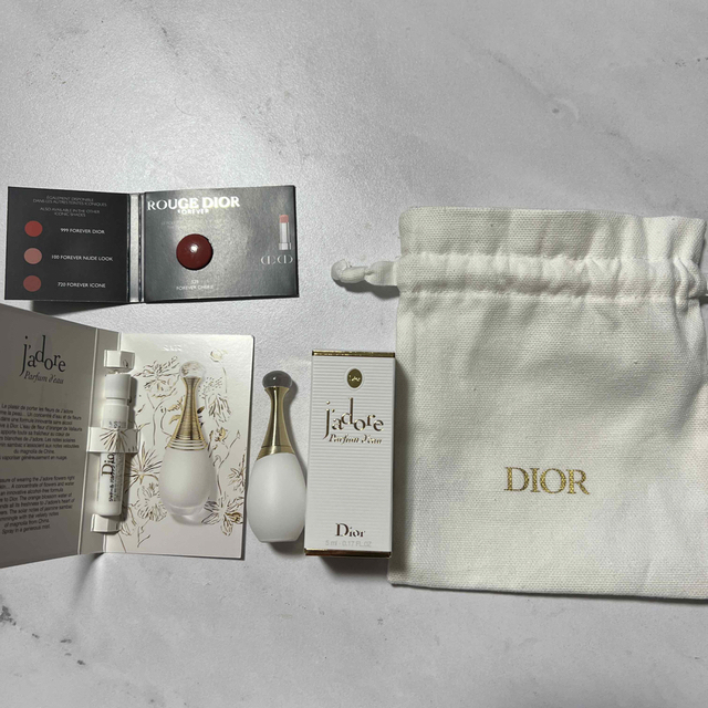 Dior(ディオール)の専用　Dior  パウダー　限定品 コスメ/美容のベースメイク/化粧品(フェイスパウダー)の商品写真