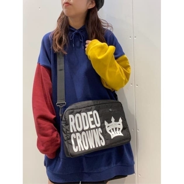 完売品✩RODEO CROWNS✩RCWB✩ネームパッチパーカーワンピース