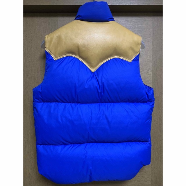 Rocky Mountain Featherbed(ロッキーマウンテンフェザーベッド)の【別注】ダウンベスト　ROCKY MOUNTAIN FEATHERBED メンズのジャケット/アウター(ダウンベスト)の商品写真