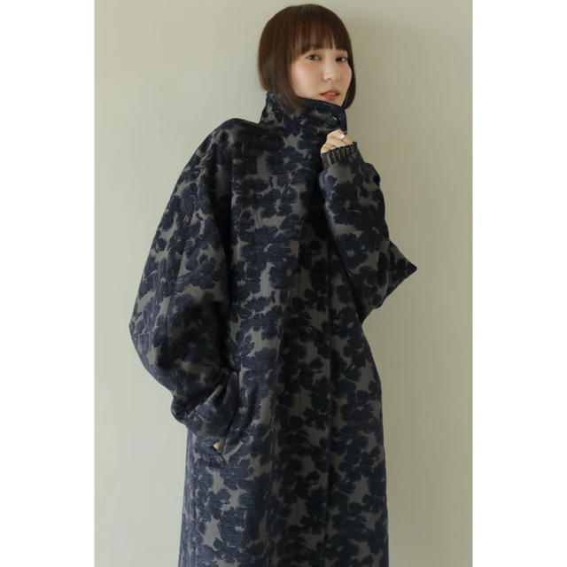 TODAYFUL(トゥデイフル)のlouren flower mole jacquard coat レディースのジャケット/アウター(ロングコート)の商品写真