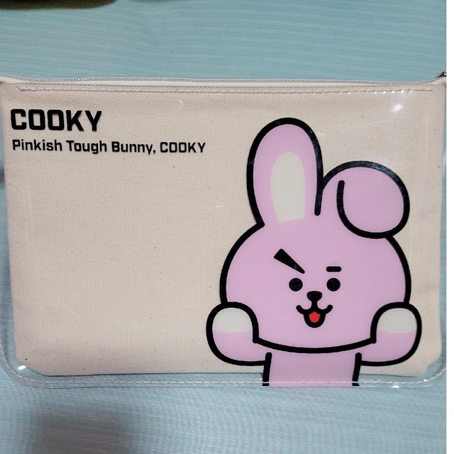 BT21(ビーティーイシビル)のbt21 COOKY 大きめポーチ レディースのファッション小物(ポーチ)の商品写真