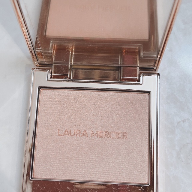 laura mercier(ローラメルシエ)の専用💓ローズグロウイルミネーター コスメ/美容のベースメイク/化粧品(フェイスカラー)の商品写真